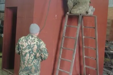 Дверь банковская металлическая