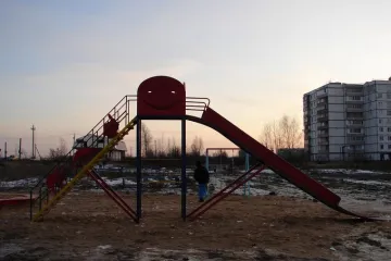 Горка металлическая уличная
