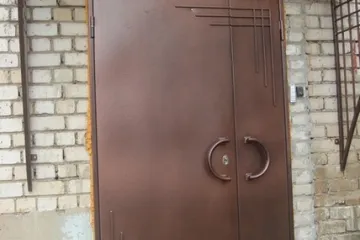 Двери и навесы из металла