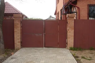 Установка металлических ворот